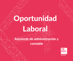 Flyer con fondo rosa publicitando oportunidad laboral